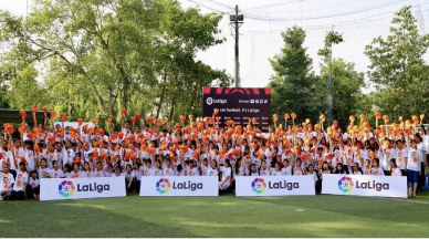 Campamento de fútbol benéfico